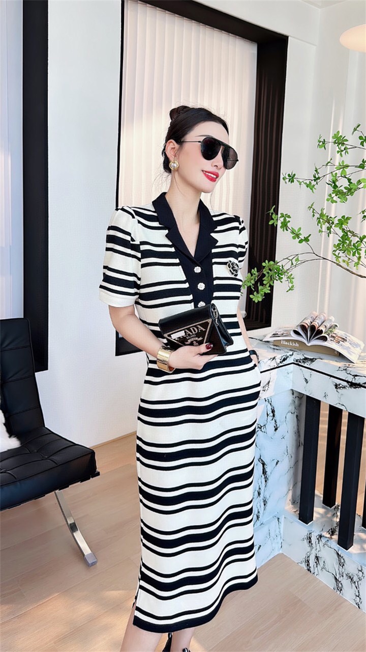 ĐẦM LEN SỌC PHỐI HOA THÊU D83